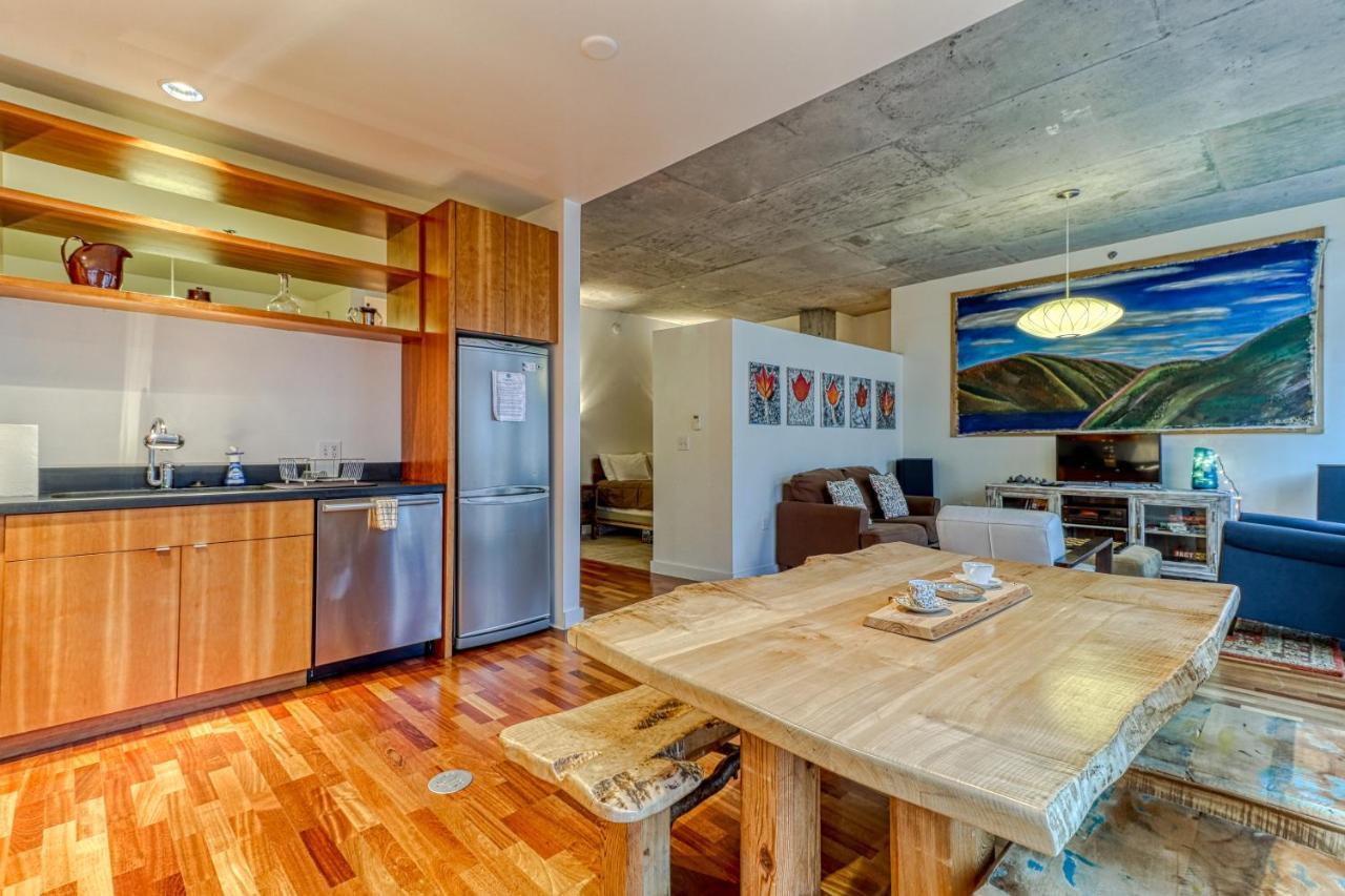 Oak Street Lofts Hotel Hood River Exterior photo