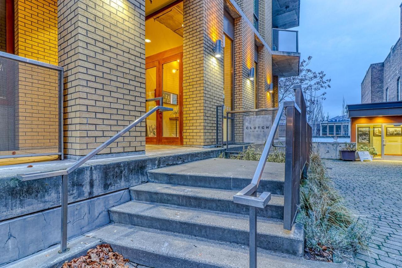 Oak Street Lofts Hotel Hood River Exterior photo